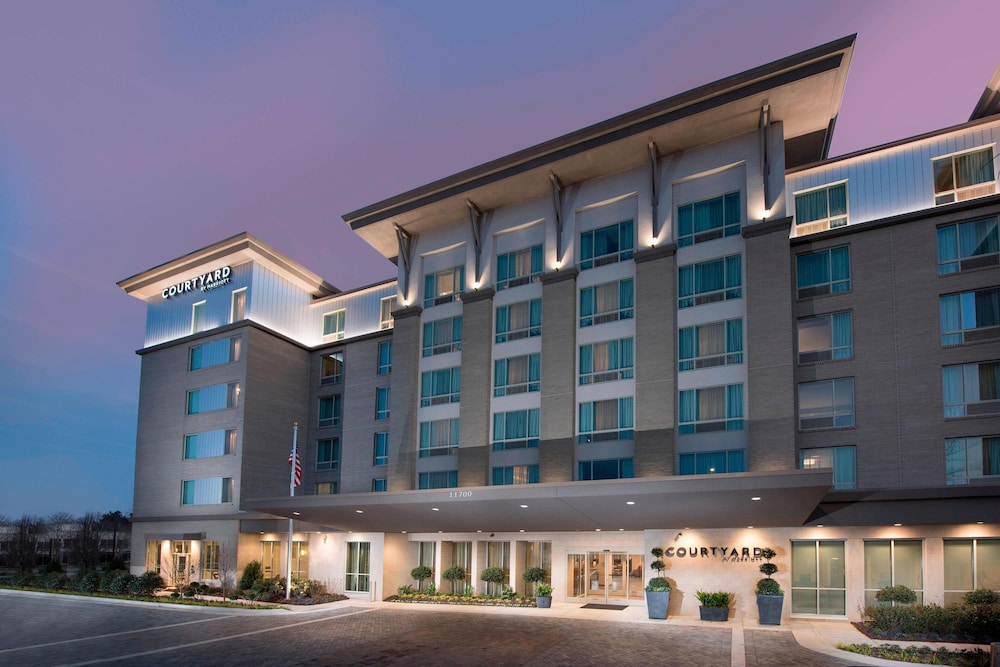 Courtyard Atlanta Alpharetta Avalon Area