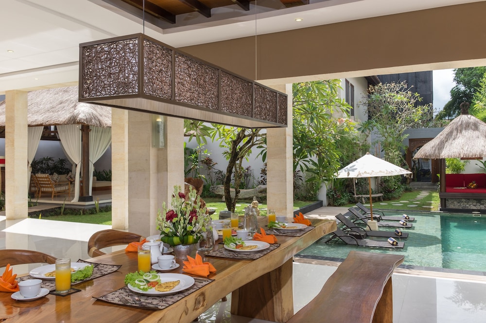 The Secret Villas 28/35