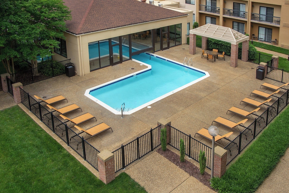 Courtyard by Marriott Williamsburg Busch Gardens Area 64/70
