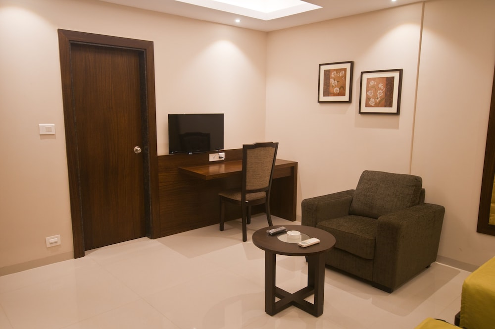 Calangute Towers 25/50