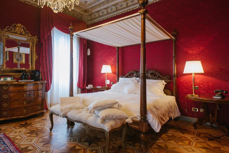 Master, Suite
