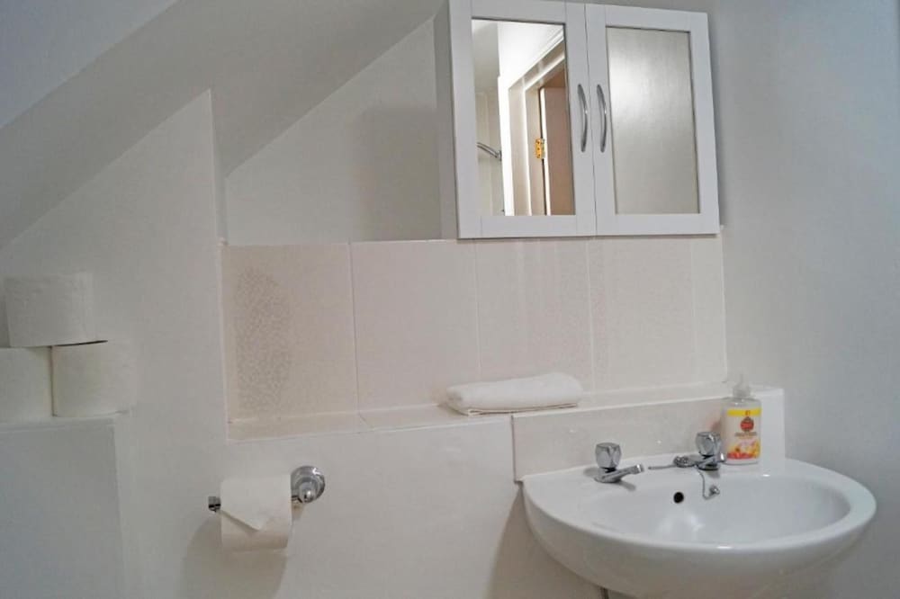 OYO Ricky Road Guest House - Budget 57/59