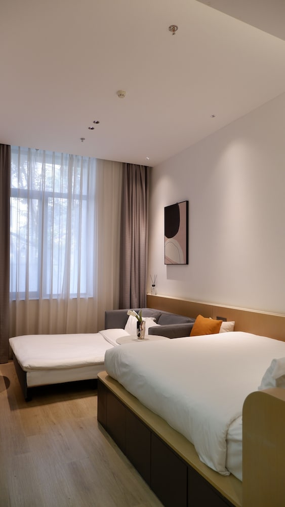 base-Sanlitun Serviced Apartment 13/51