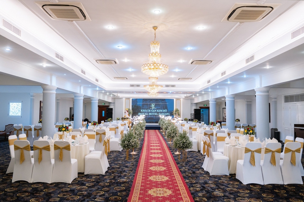 Royal Hotel Saigon 55/70