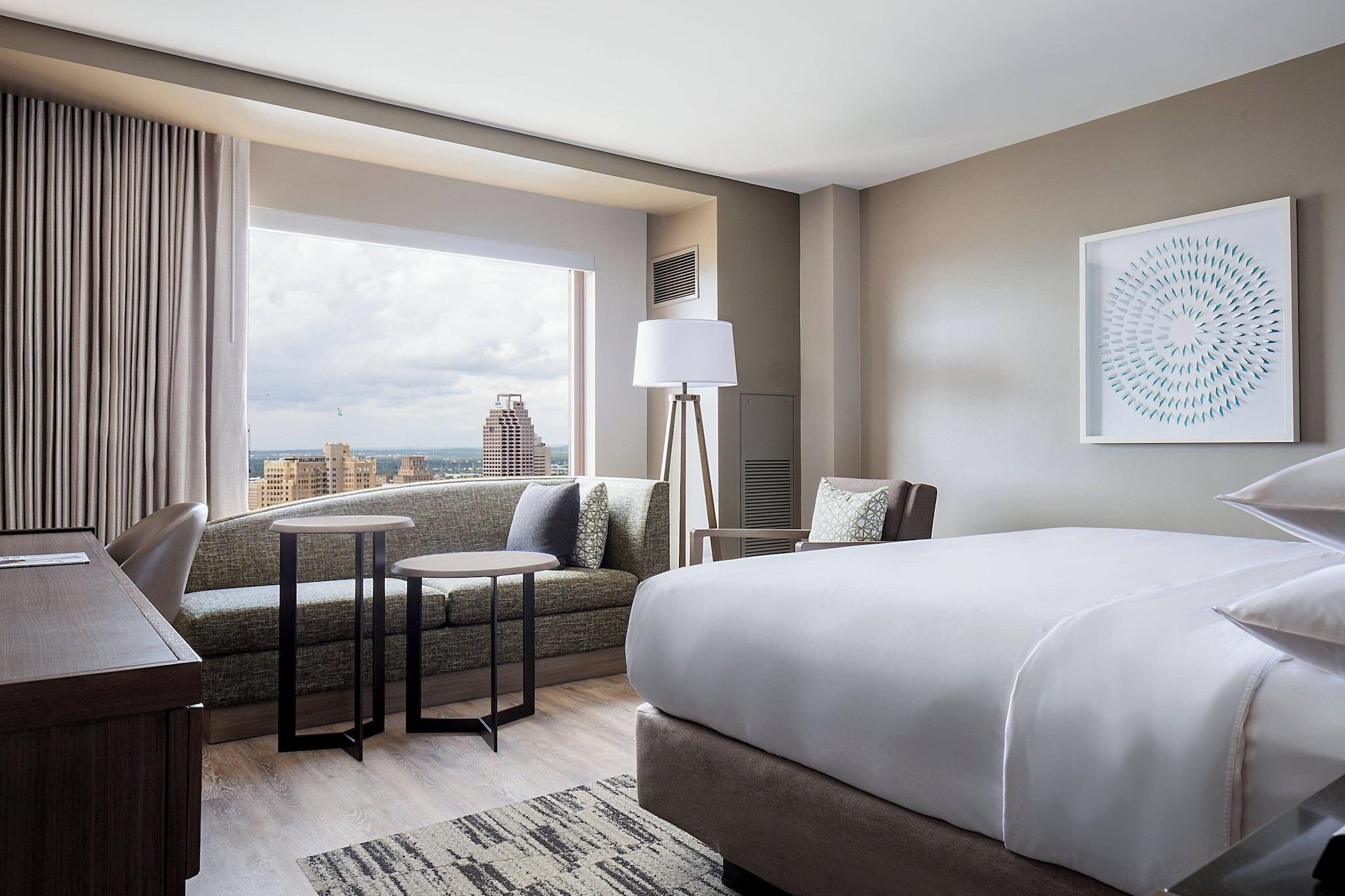 Suite, King Bed