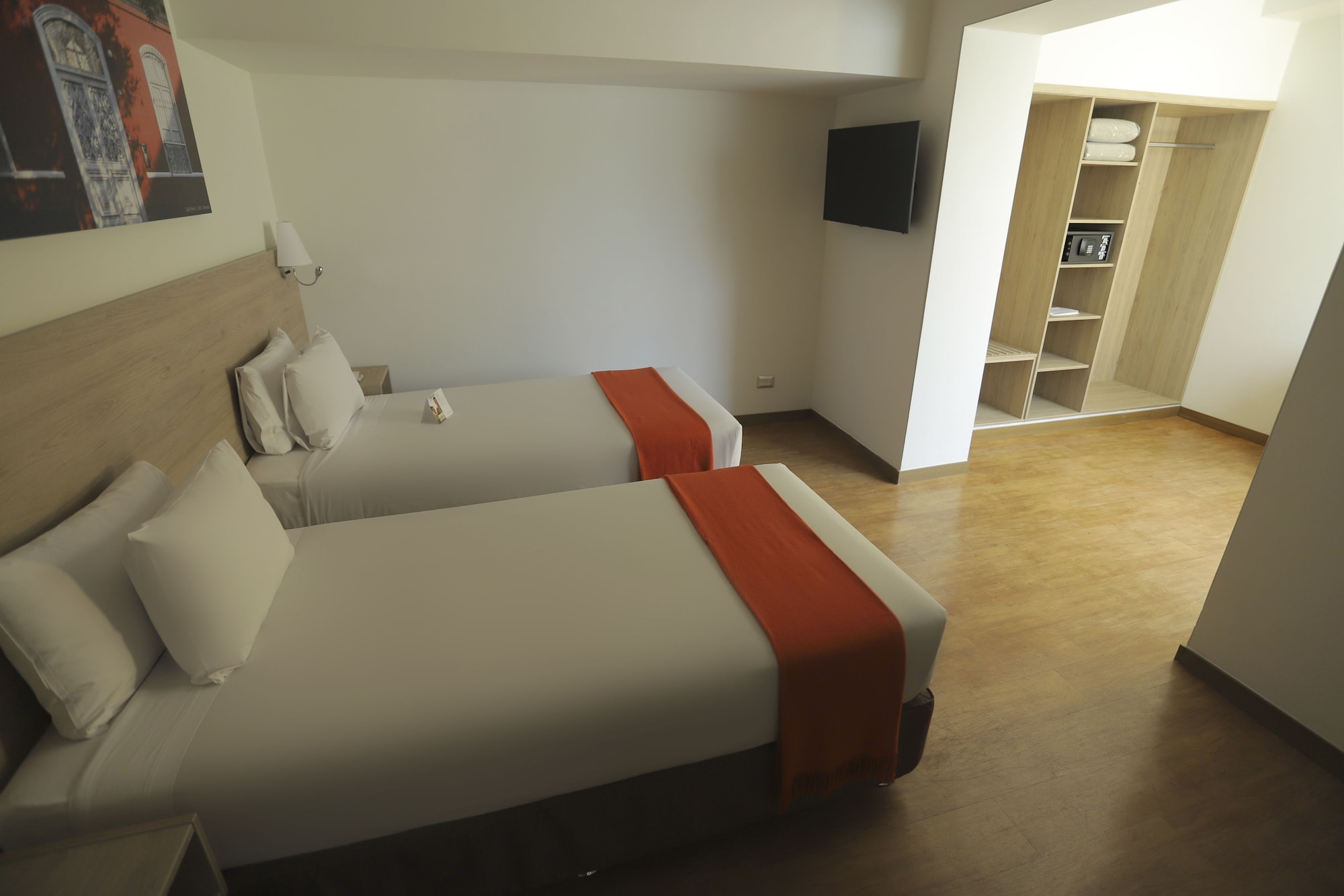 TRADITIONAL, TWIN BEDS