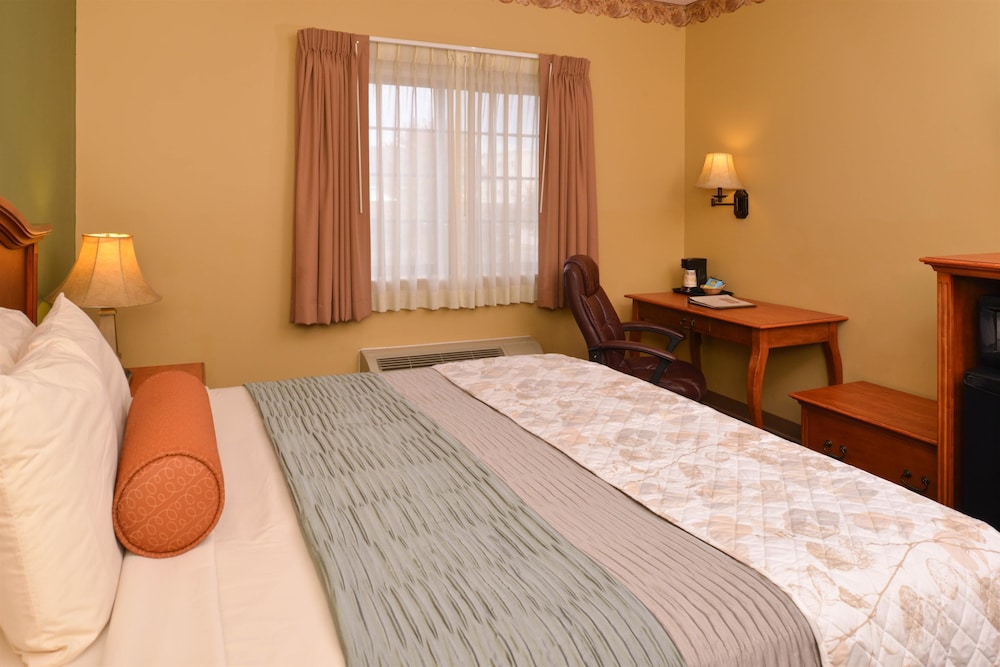 Country Hearth Inn & Suites Edwardsville St. Louis 26/51