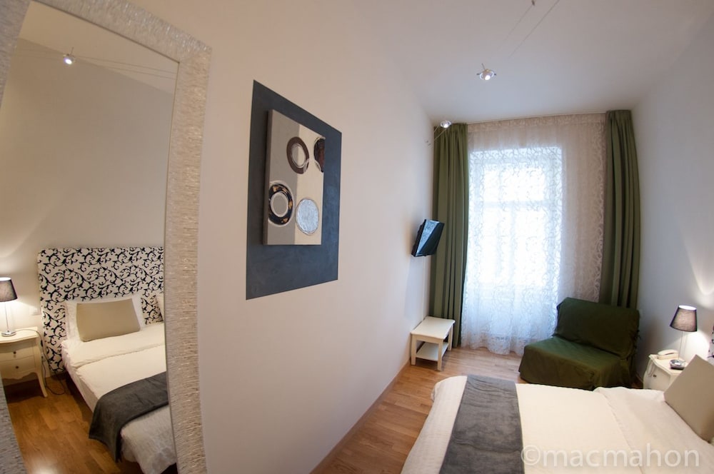 Dolce Vita Suites Hotel 13/48