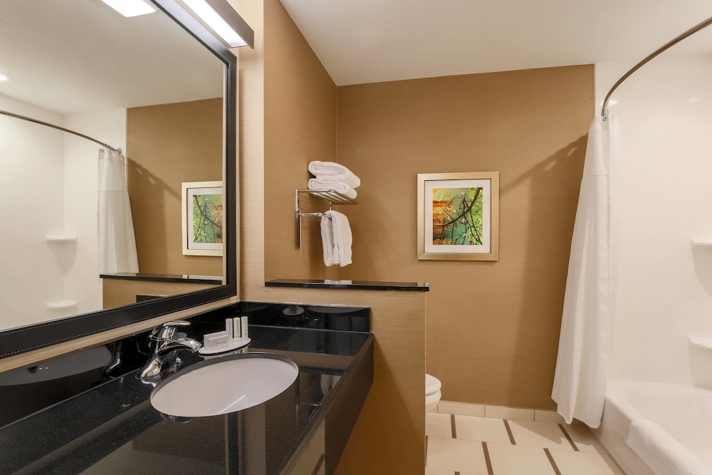 Fairfield Inn Suites Cuero 13/54