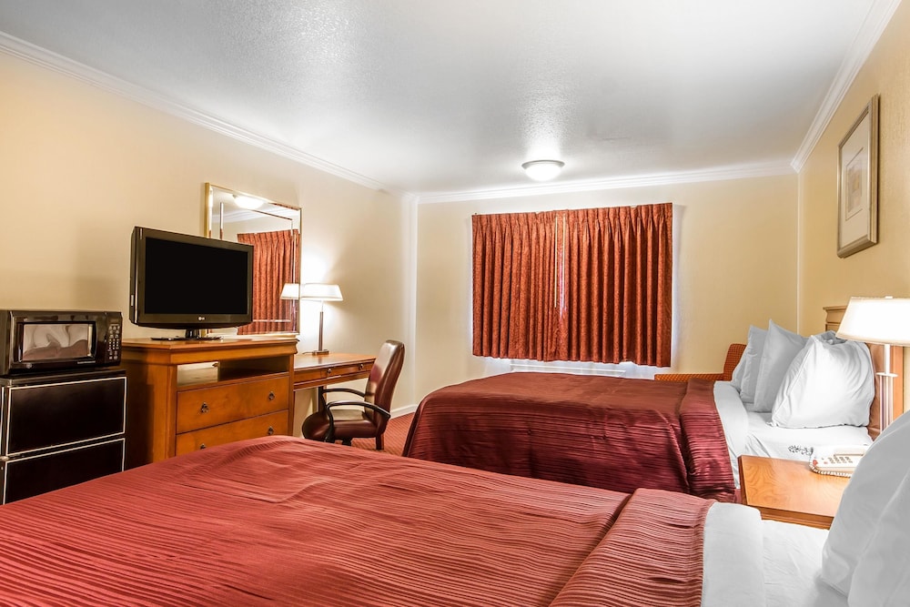 Quality Inn & Suites Gilroy CA 22/47