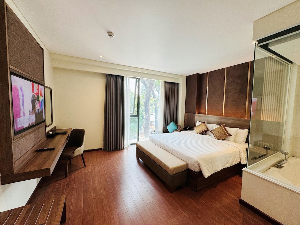 EXECUTIVE, PARK VIEW