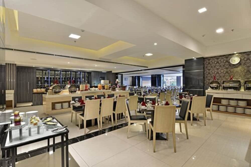 Travello Hotel Bandung 44/60