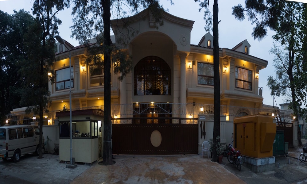 S Chalet Islamabad 4/60