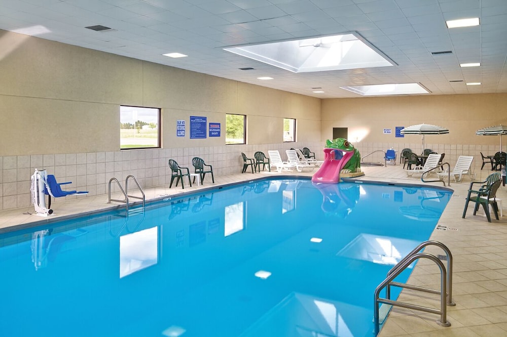 AmericInn by Wyndham Watertown 19/50