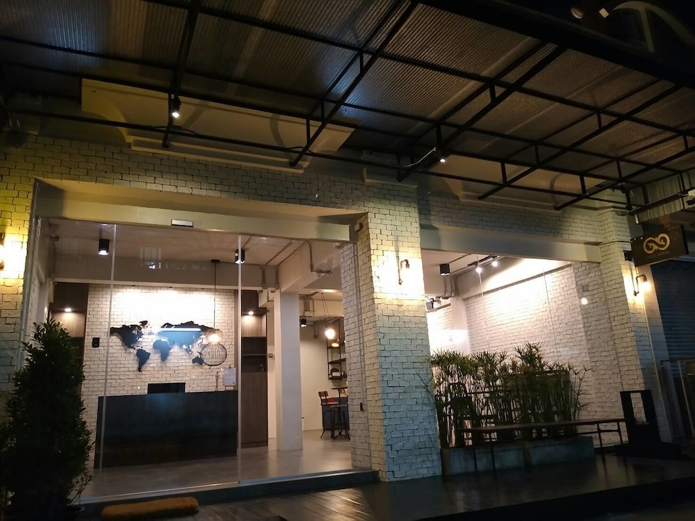 Natee Hostel 37/47