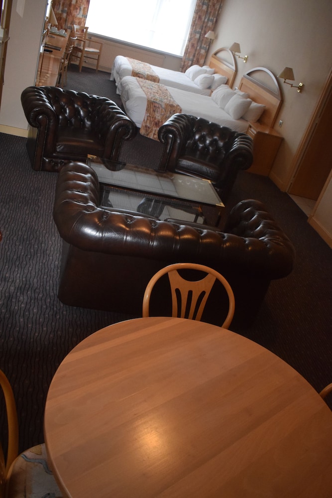 Metropol Hotel 27/66