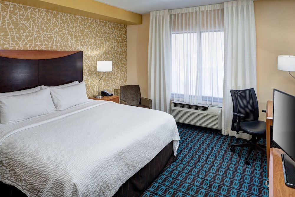 Fairfield Inn Suites Phoenix Chandler Fashion Center 27/65