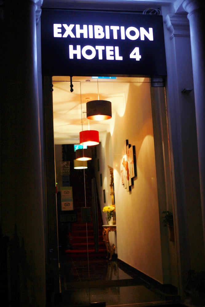 Exhibition Court Hotel 4 46/61