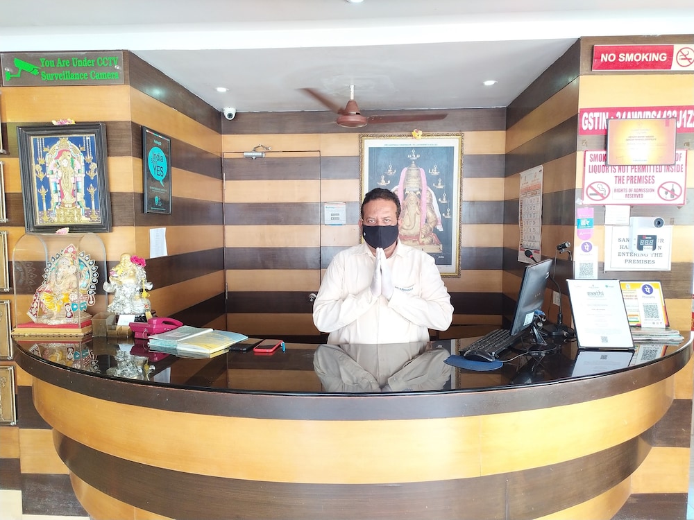 Hotel Abi Krishna 3/40