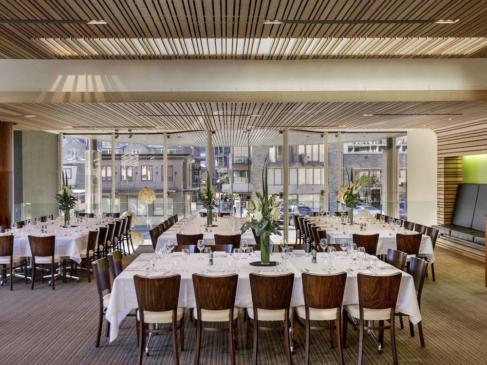 NOVOTEL QUEENSTOWN LAKESIDE 31/50