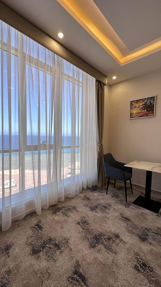 فندق سي فيو(SEAVIEW HOTEL) 73/74
