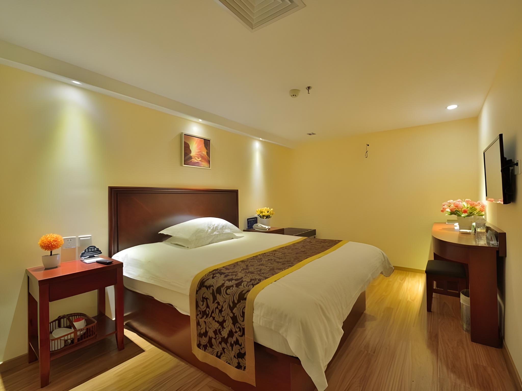 Guest Room, Double Bed, No Window