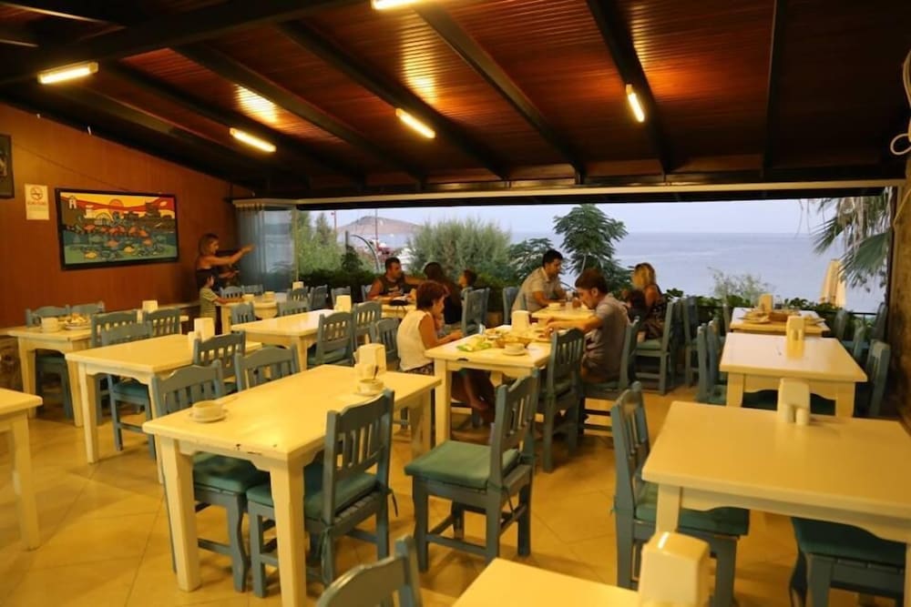 Manolya Hotel 8/17