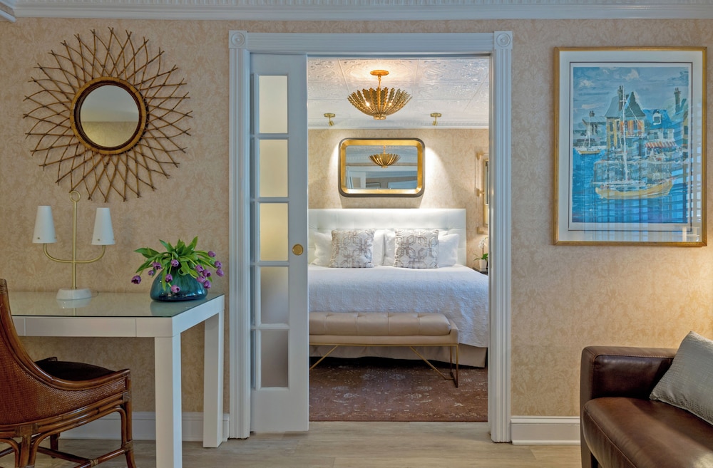 The Chateau Inn and Suites 11/57
