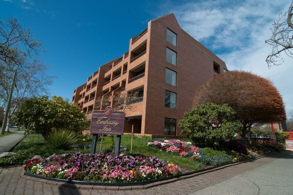 Embassy Inn 3/46