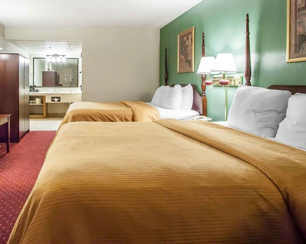 Clarion Inn Branson 14/72