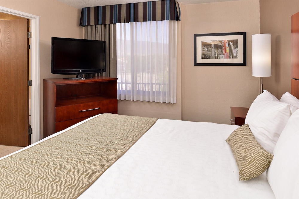 Best Western Plus Heritage Inn Rancho Cucamonga/Ontario 17/40