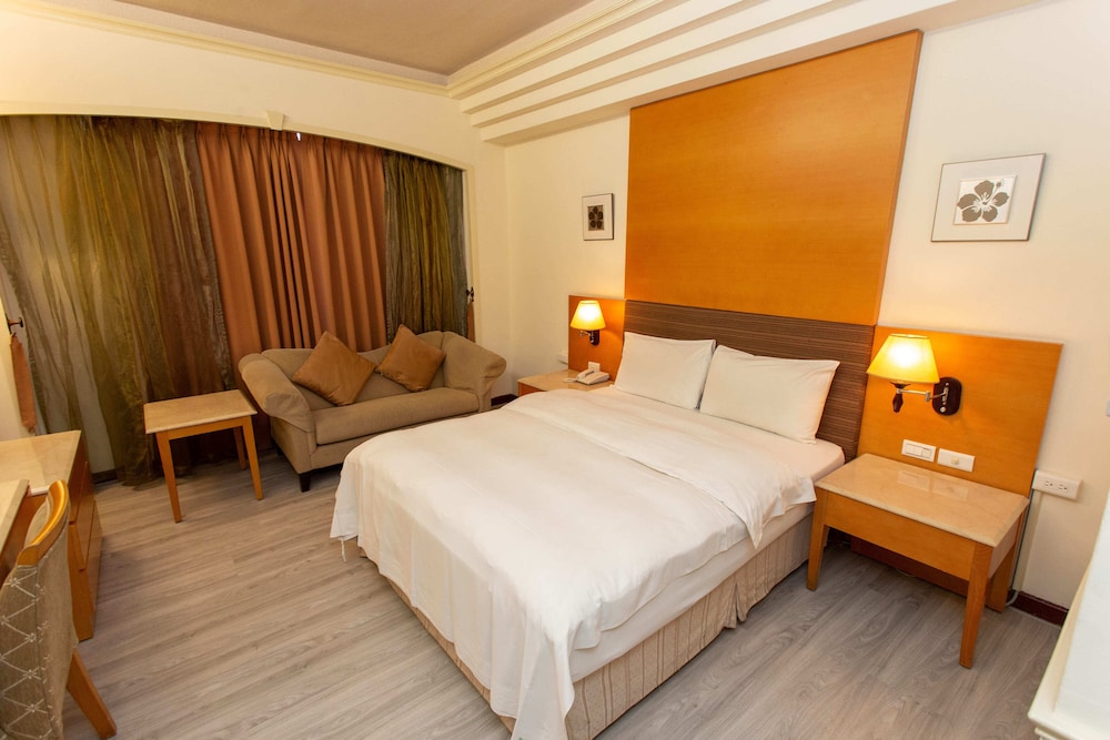 Ardi Hotel 11/45