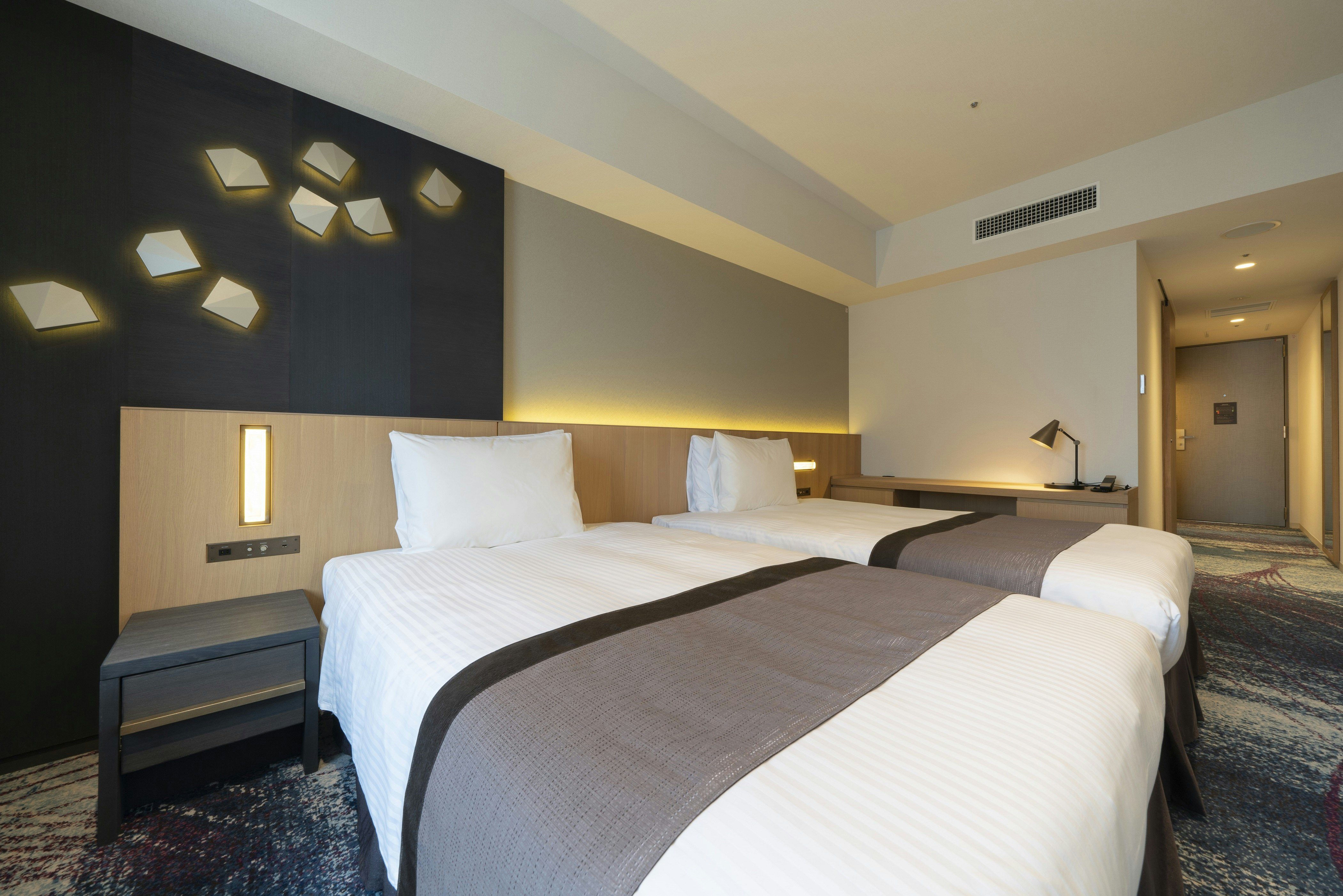 Moderate, Twin Beds