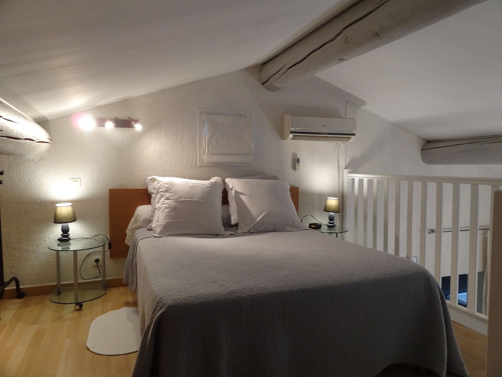 Locations Des Alpilles 10/50