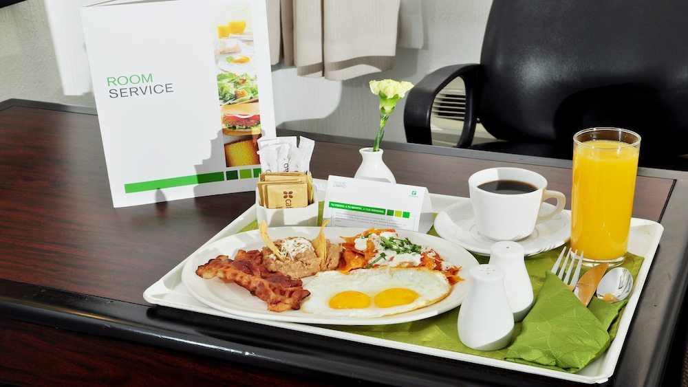 Holiday Inn Tijuana Zona Rio 58/74