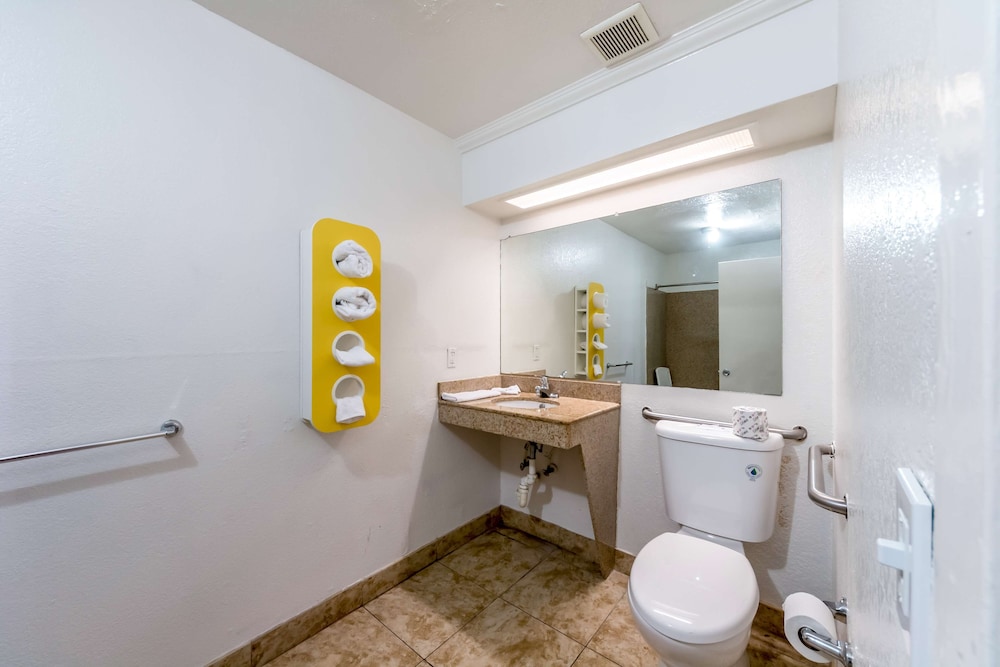 Motel6 San Antonio, TX - Frost Bank Center 44/44