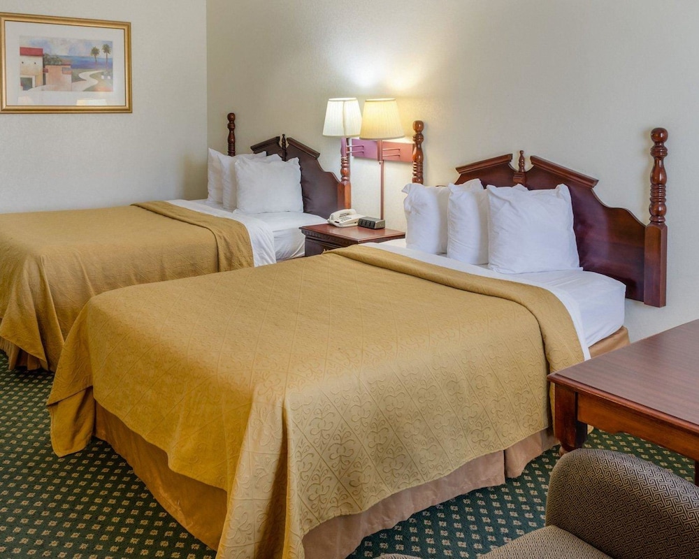 Econo Lodge Inn & Suites Philadelphia MS 41/80