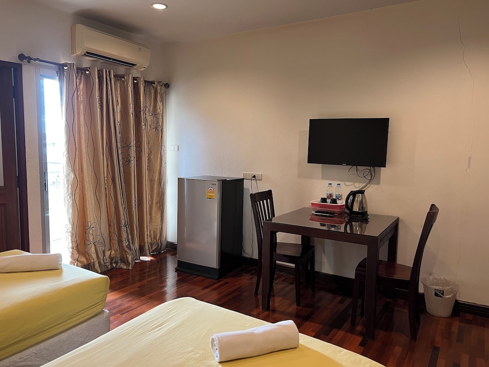 Kanavera Sriracha Hotel and Serviced Apartment 68/77