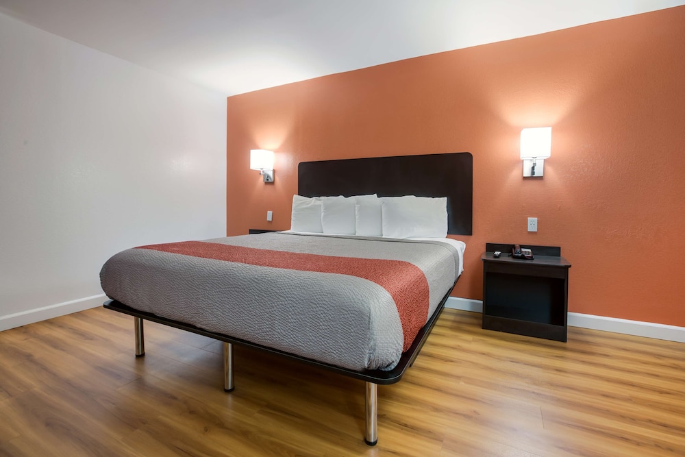 Motel6 Suwanee GA - Gwinnett Center 35/60