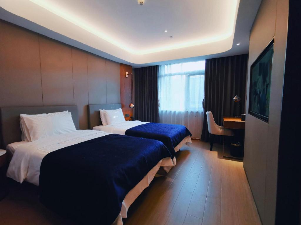 Yitel Collection (Beijing Yonghe Temple Hepingli Metro Station) 27/50