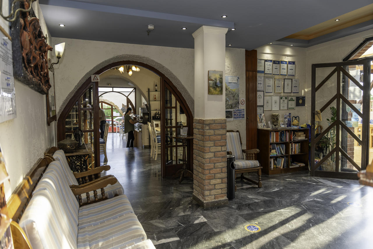 Erato Hotel 13/68