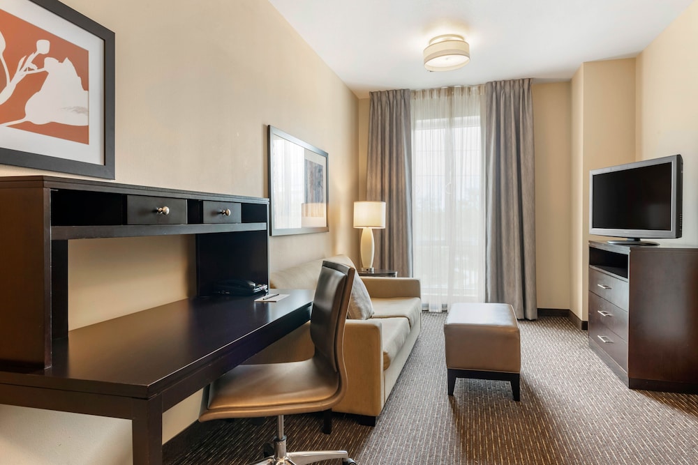 Staybridge Suites St. Petersburg FL 51/79