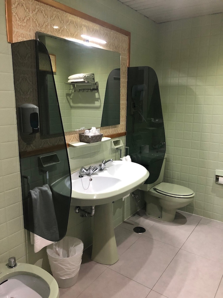 Marques de Santillana Hotel 44/60