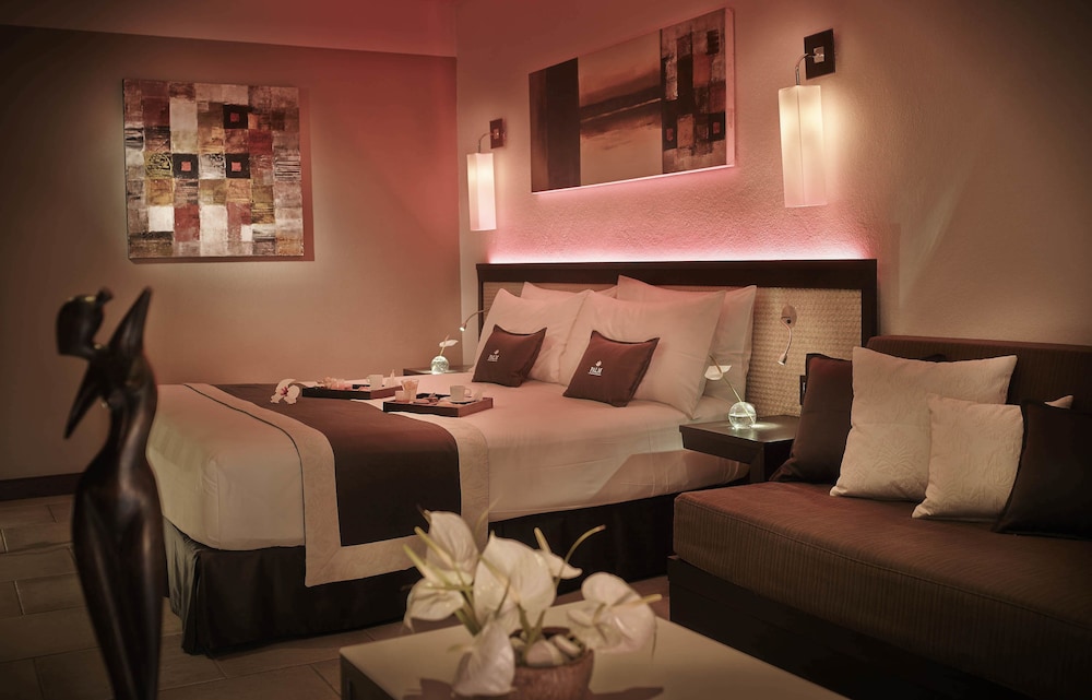 Palm Hotel And Spa 48/75