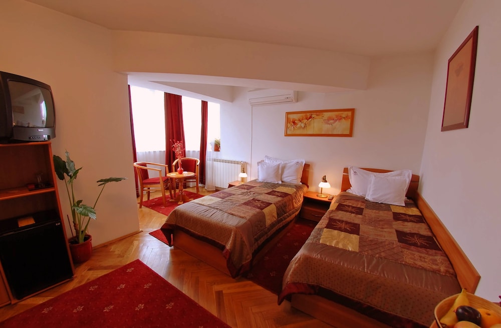 Villa Hotel Escala 20/50