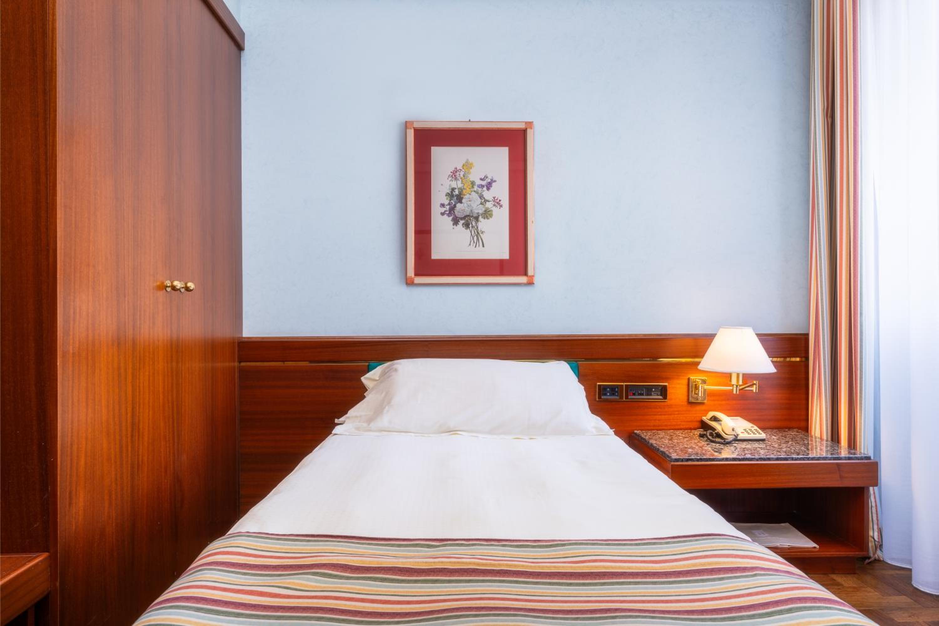 غرفة مفردة، Hotel Crivis 2/16