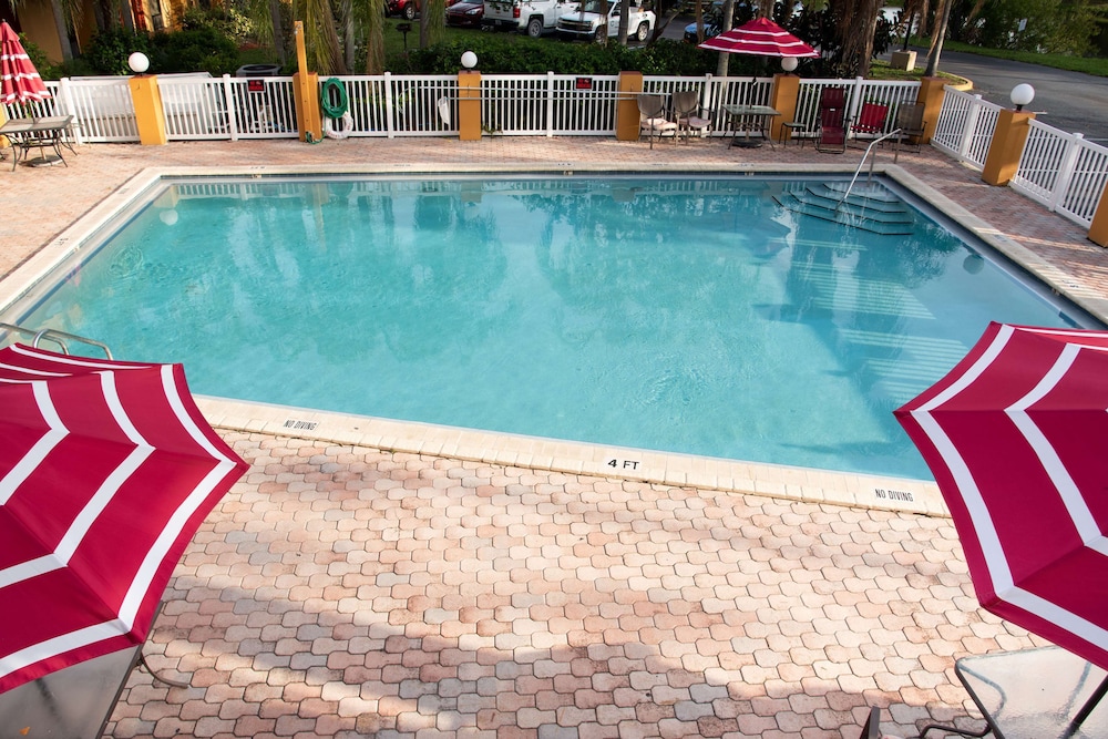 SureStay Hotel by Best Western St. Pete Clearwater Airport 14/43