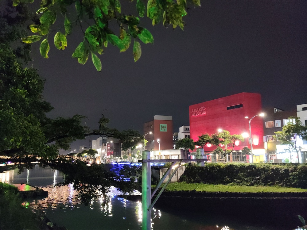 Vision Guest House 8/50