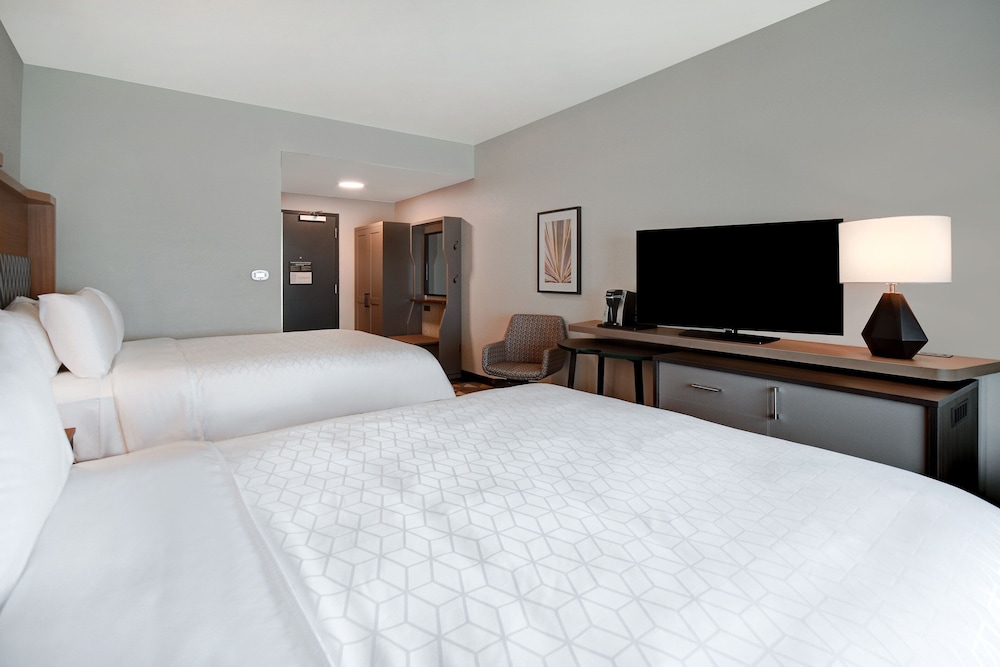 Holiday Inn Erie 17/64