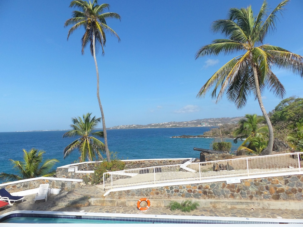 Blue Haven Hotel 52/58